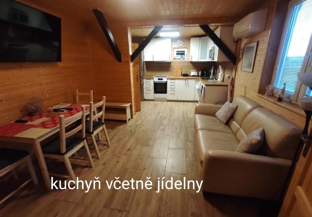 Apartmanova Chata Secanda S Bazenem, U Secske Prehrady Buitenkant foto